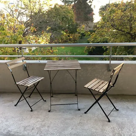 Apartman Cosy 50m² Parking/terrasse/wifi Proche Centre